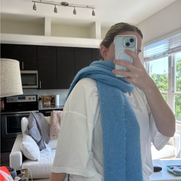 GAP Soft Sky Blue Fringed Scarf - Picture 1 of 3